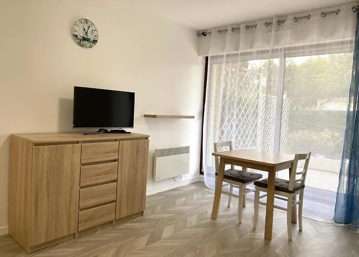 Avec Terrasse Plein Sud - Le Fenil Avenue De Verdun A * Cabourg